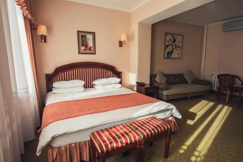 Torgay Hotel Akmola Esterno foto